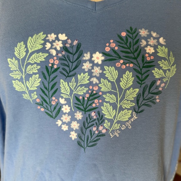 Life Is Good Crusher Women’s Ling Sleeve Blue top With Floral Design. Medium - Picture 3 of 8